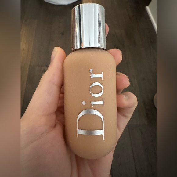 Dior backstage face and body foundation - Picture 2 of 2